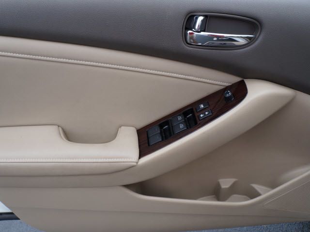 2010 Nissan Altima 4dr Sdn V6 CVT 3.5 SR - 11875830 - 14