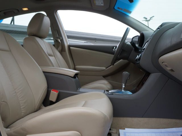 2010 Nissan Altima 4dr Sdn V6 CVT 3.5 SR - 11875830 - 16