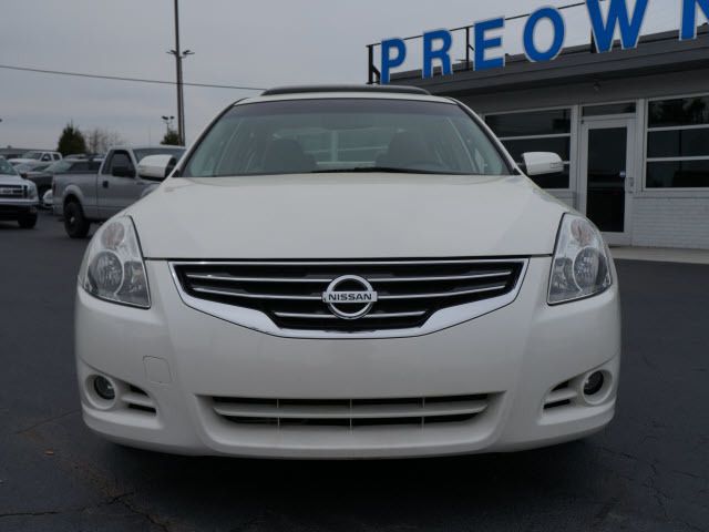 2010 Nissan Altima 4dr Sdn V6 CVT 3.5 SR - 11875830 - 20
