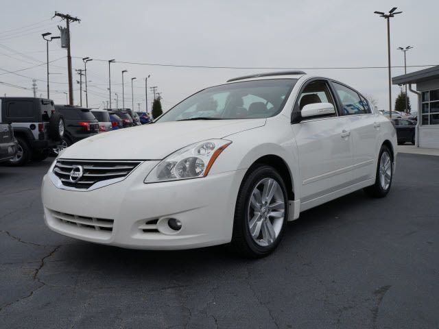 2010 Nissan Altima 4dr Sdn V6 CVT 3.5 SR - 11875830 - 3