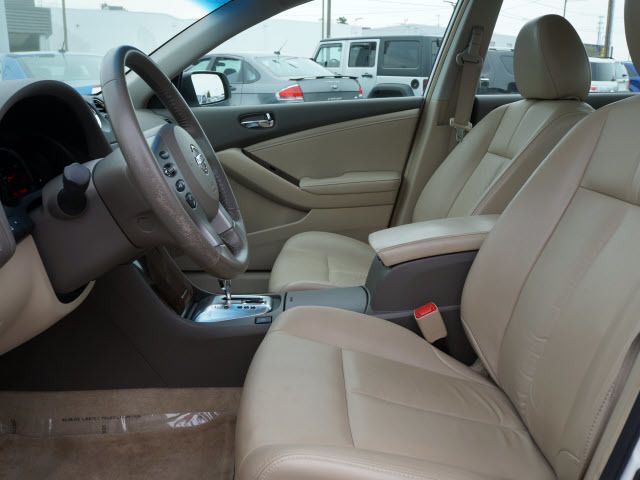 2010 Nissan Altima 4dr Sdn V6 CVT 3.5 SR - 11875830 - 4