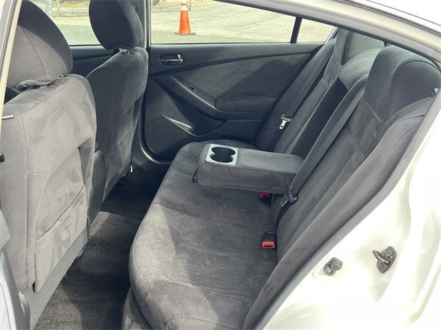 2010 Nissan Altima 4dr Sedan I4 CVT 2.5 S - 22973825 - 13
