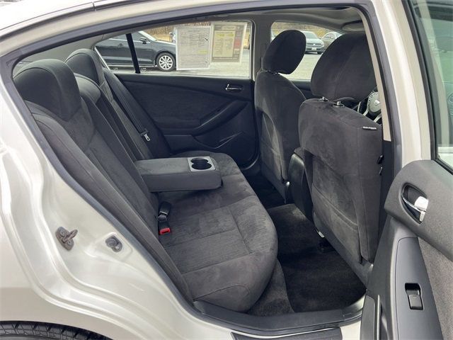 2010 Nissan Altima 4dr Sedan I4 CVT 2.5 S - 22973825 - 17