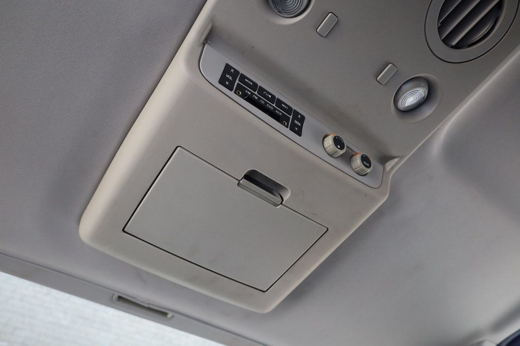 2010 Nissan Armada Platinum photo 31