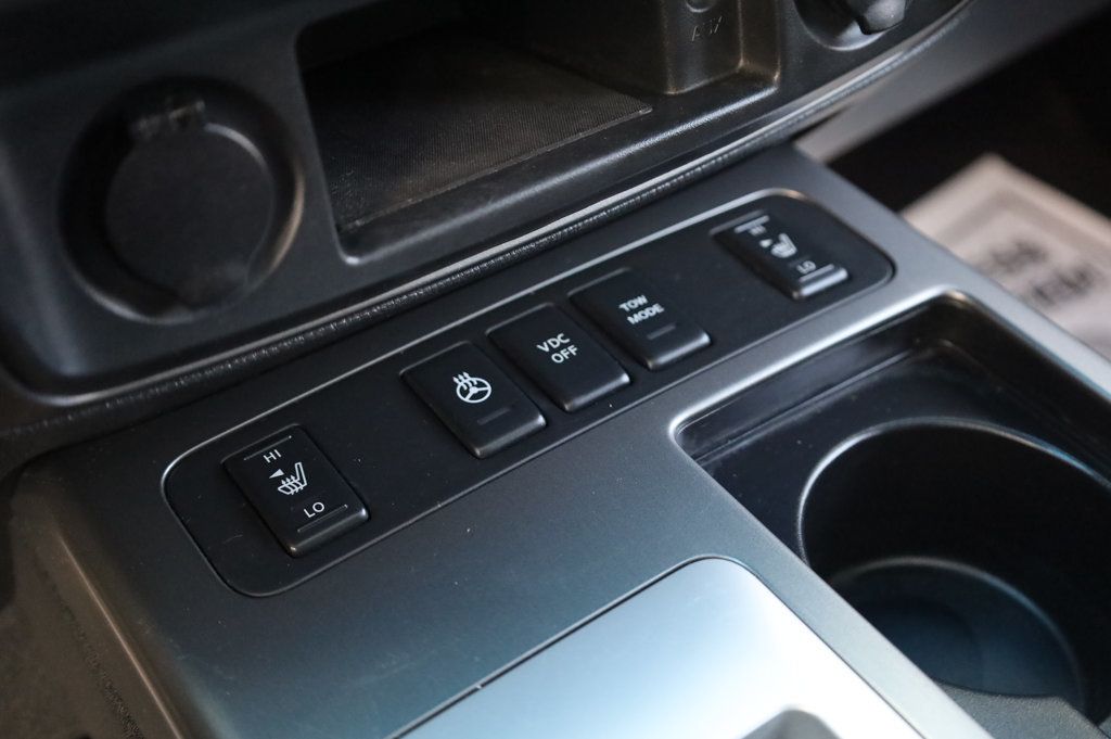 2010 Nissan Armada Platinum photo 36