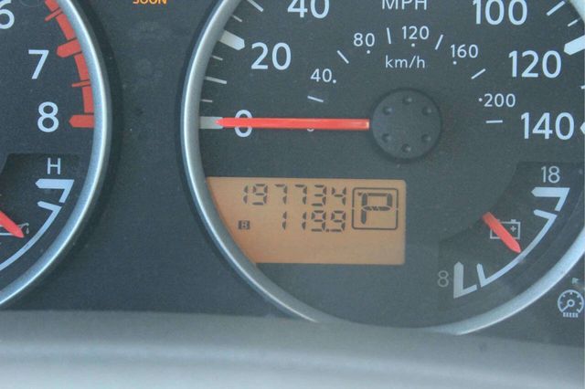 2010 Nissan Pathfinder 4WD 4dr V6 LE - 23004554 - 5