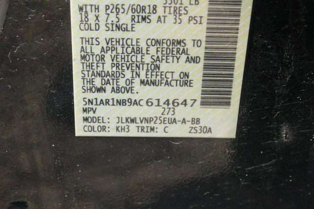 2010 Nissan Pathfinder 4WD 4dr V6 LE - 23004554 - 7