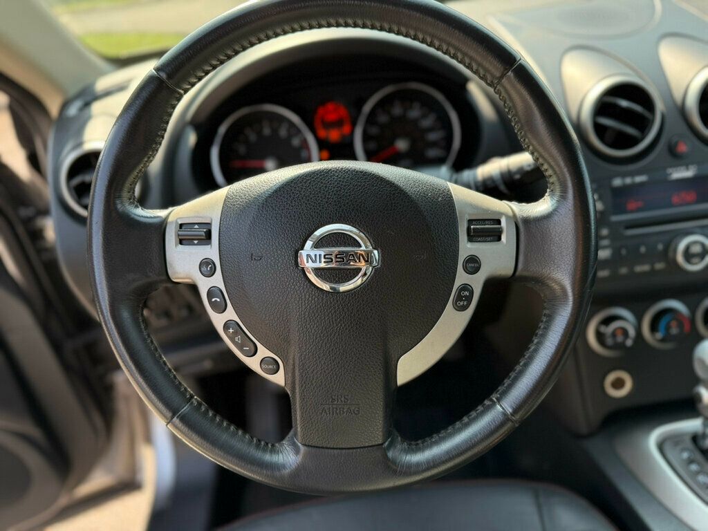 2010 Nissan Rogue SL photo 16
