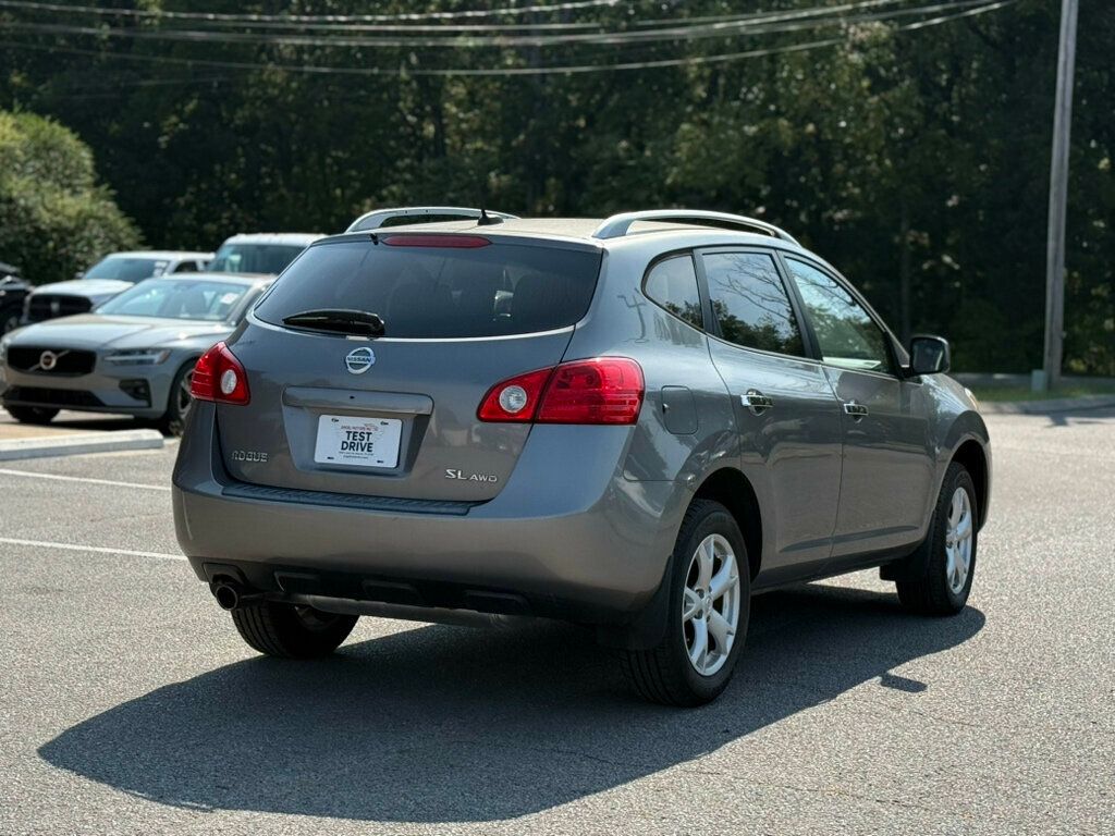 2010 Nissan Rogue SL photo 2