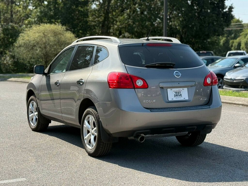 2010 Nissan Rogue SL photo 4