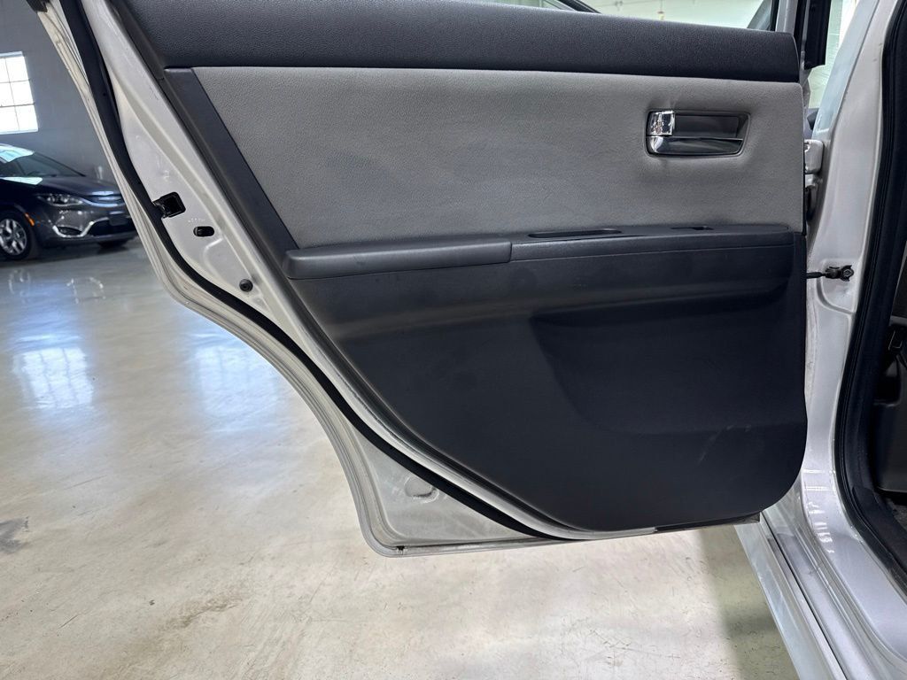 2010 Nissan Sentra 4dr Sedan I4 CVT 2.0 SR - 23058484 - 19