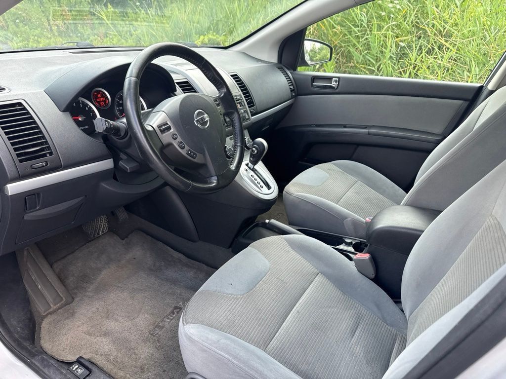 2010 Nissan Sentra 4dr Sedan I4 CVT 2.0 SR - 23058484 - 7
