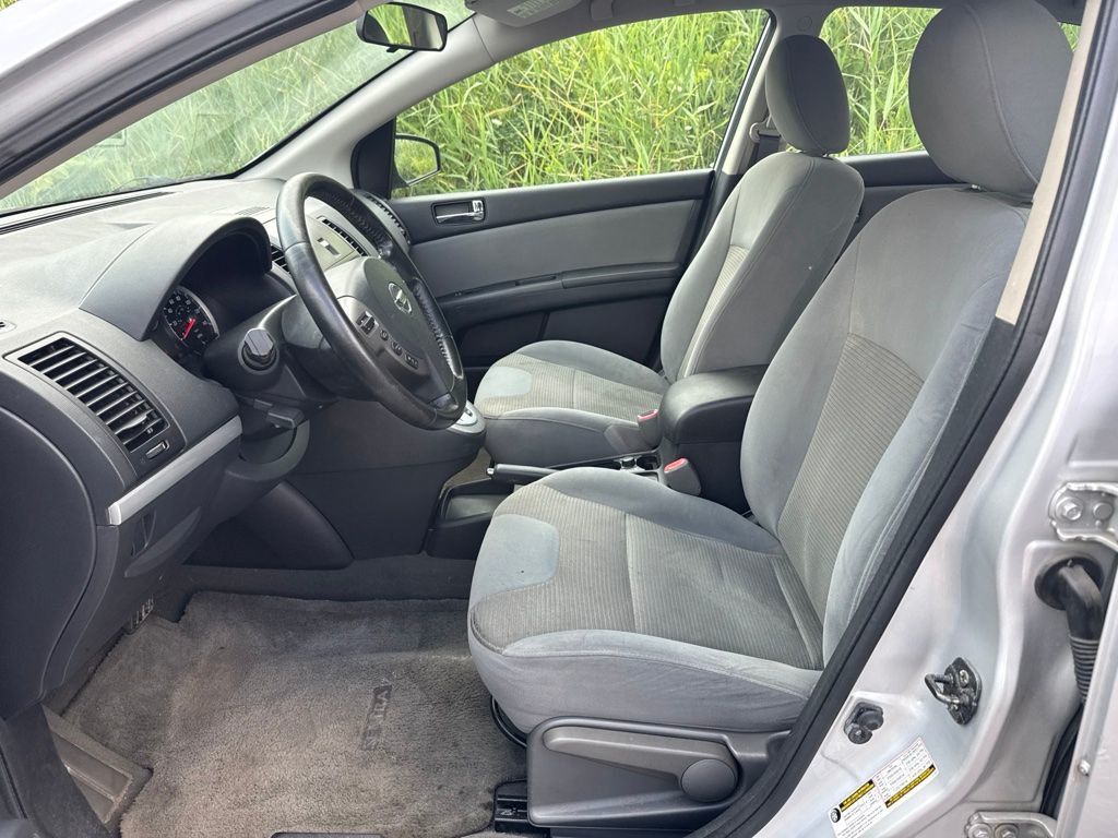 2010 Nissan Sentra 4dr Sedan I4 CVT 2.0 SR - 23058484 - 8