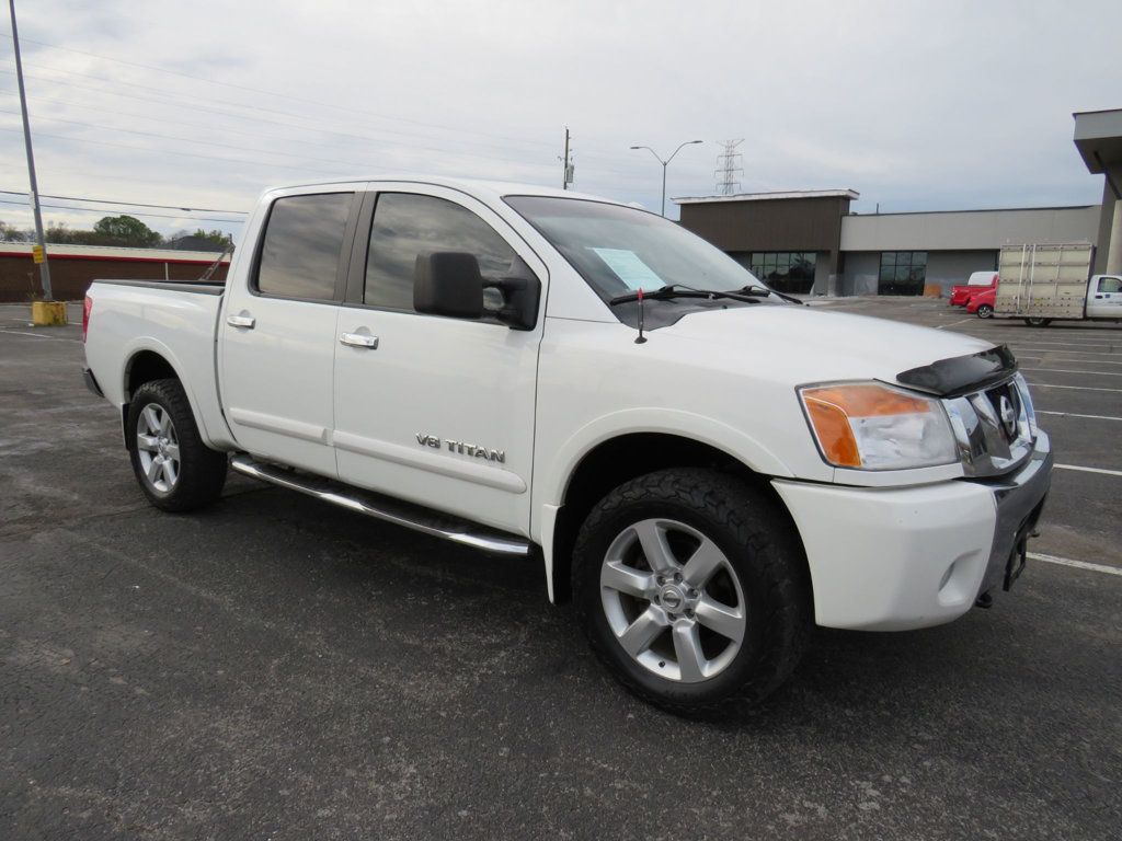 2010 Nissan Titan 4WD Crew Cab SWB LE - 22655080 - 1