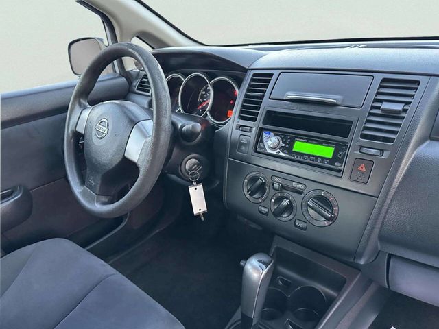 2010 Nissan Versa 4dr Sedan I4 Automatic 1.6 - 22986785 - 17