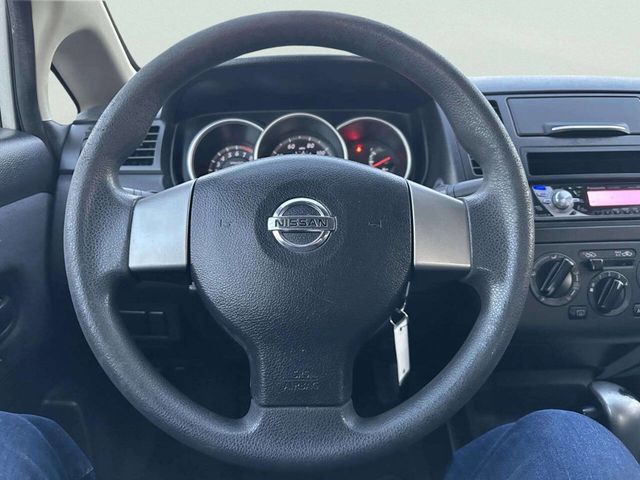 2010 Nissan Versa 4dr Sedan I4 Automatic 1.6 - 22986785 - 18