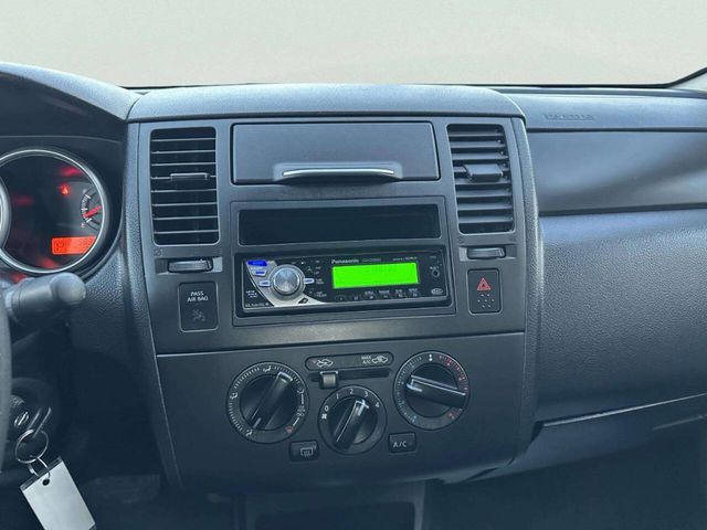 2010 Nissan Versa 4dr Sedan I4 Automatic 1.6 - 22986785 - 21