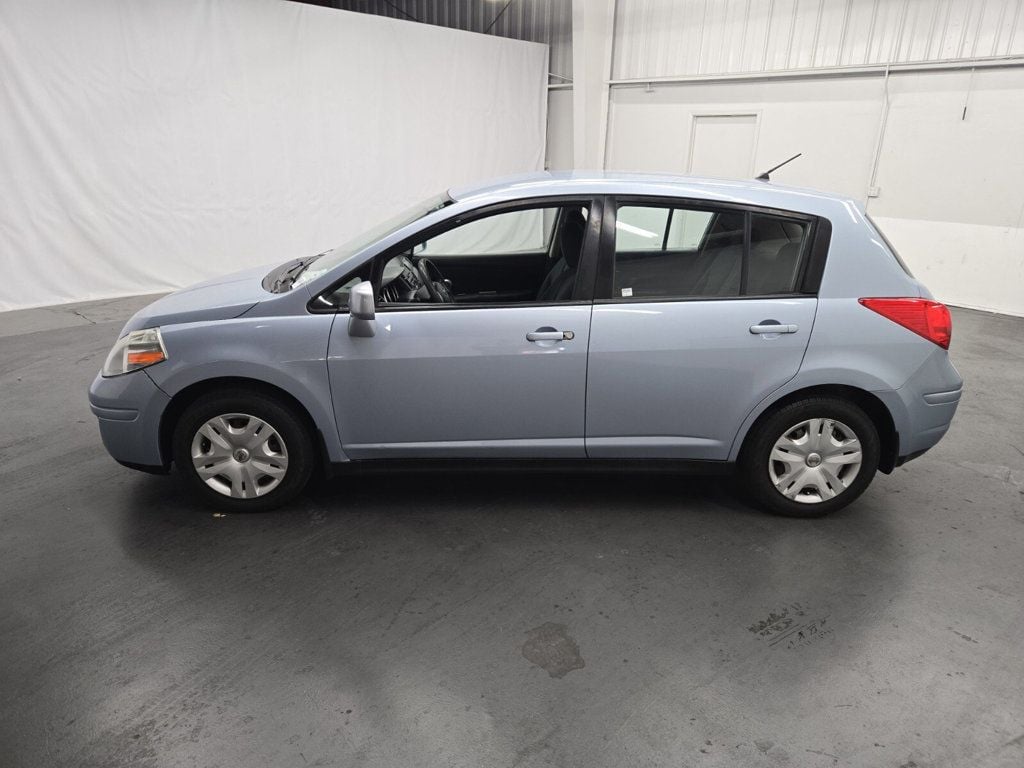 2010 Nissan Versa 5dr Hatchback I4 Automatic 1.8 S - 22936513 - 1