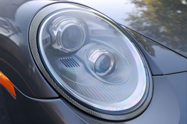 2010 Porsche 911 2dr Cabriolet Turbo - 23057967 - 35
