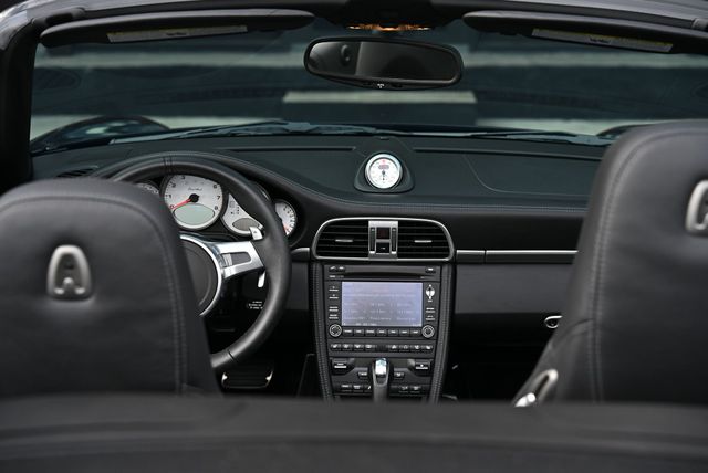 2010 Porsche 911 2dr Cabriolet Turbo - 22962948 - 26