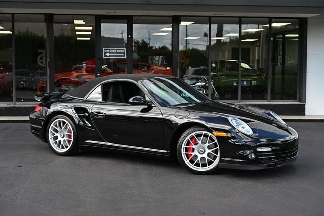2010 Porsche 911 2dr Cabriolet Turbo - 22962948 - 2