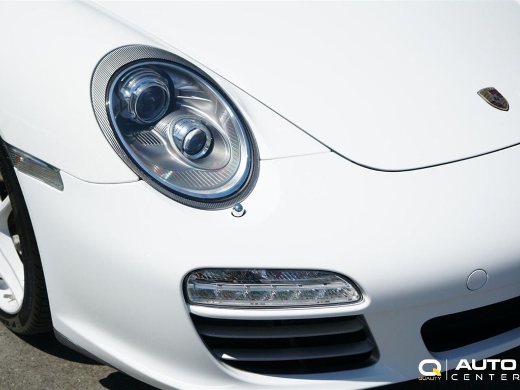 2010 Porsche 911 Targa 4S Coupe photo 4