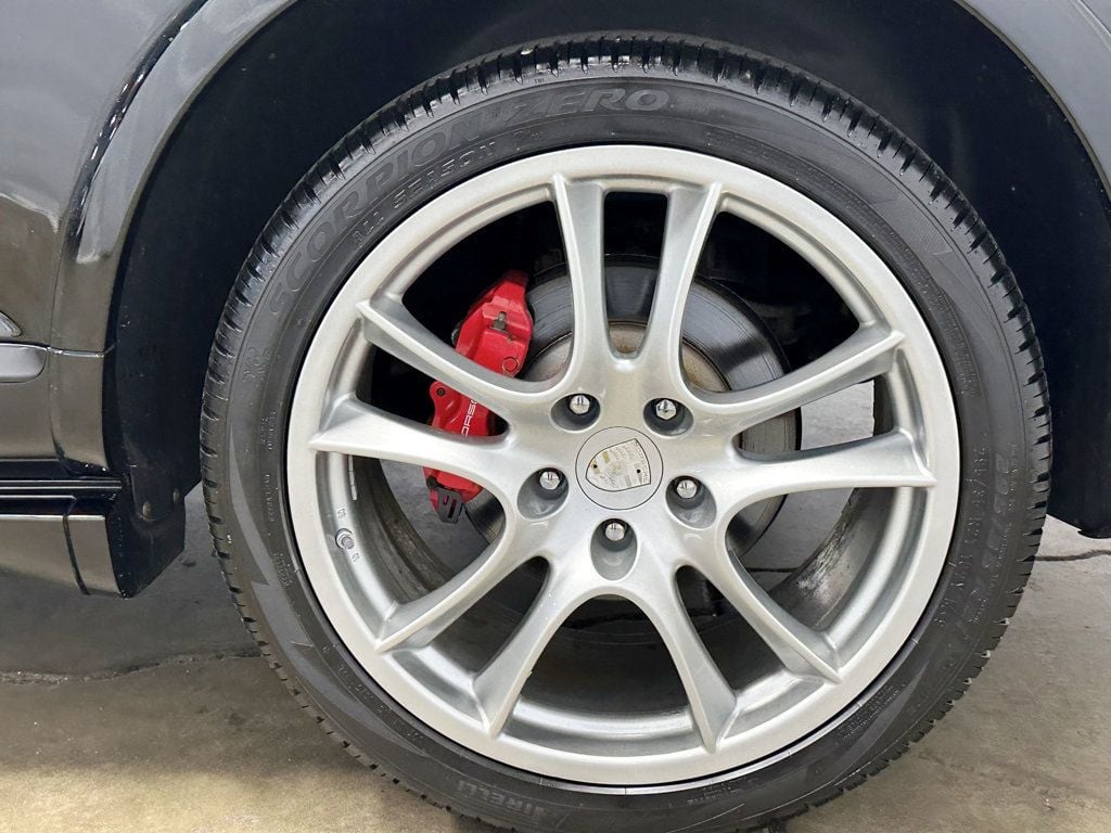 2010 Porsche Cayenne AWD 4dr GTS Tiptronic - 23031446 - 12