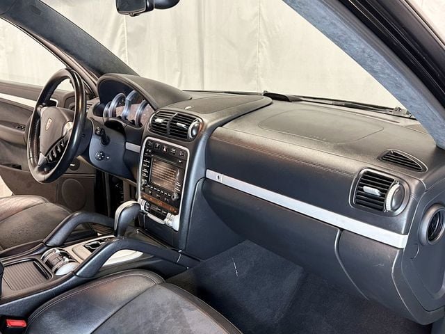 2010 Porsche Cayenne AWD 4dr GTS Tiptronic - 23031446 - 23