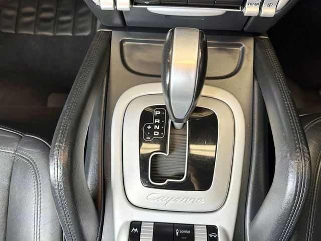 2010 Porsche Cayenne AWD 4dr GTS Tiptronic - 23031446 - 36
