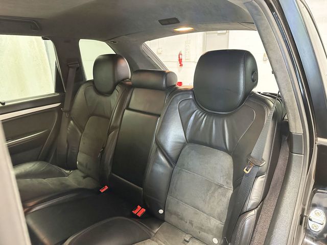 2010 Porsche Cayenne GTS - 23031446 - 24