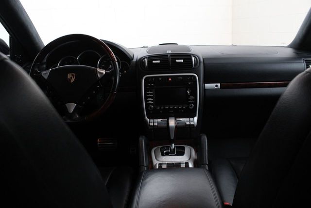 2010 Porsche Cayenne Turbo - 20529466 - 6