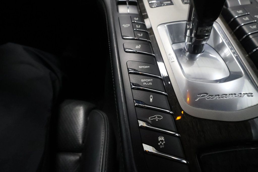 2010 Porsche Panamera 4dr Hatchback Turbo - 22937030 - 34