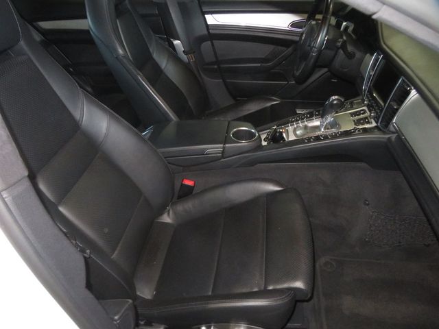 2010 Porsche Panamera EXTRA CLEAN PANAMERA TURBO LOW MILES 56 SERVICE RECORDS  - 23011035 - 31
