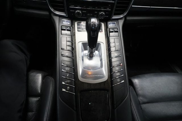 2010 Porsche Panamera TURBO, XENON LTS, SPOILER, BURMESTER, BACKUP CAM, BLUETOOTH!!! - 22937030 - 33