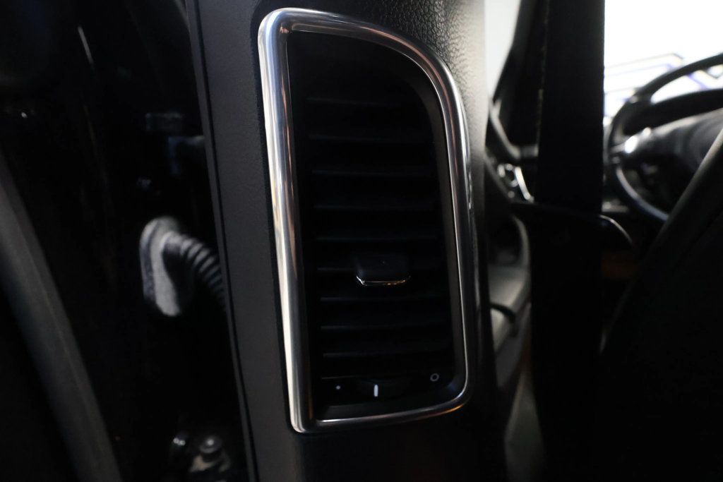 2010 Porsche Panamera TURBO, XENON LTS, SPOILER, BURMESTER, BACKUP CAM, BLUETOOTH!!! - 22937030 - 60