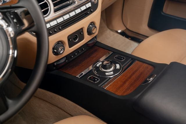 2010 Rolls-Royce Ghost 4dr Sedan - 23098444 - 39