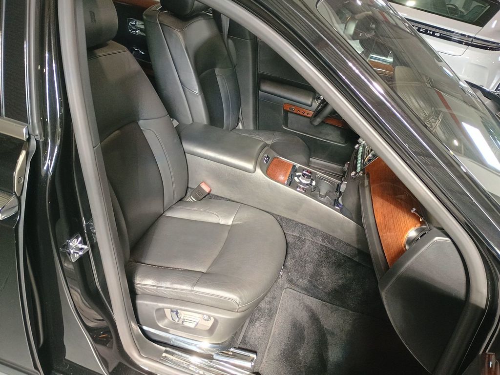 2010 Rolls-Royce Ghost 4dr Sedan Clean Carfax Florida Car - 23043053 - 31