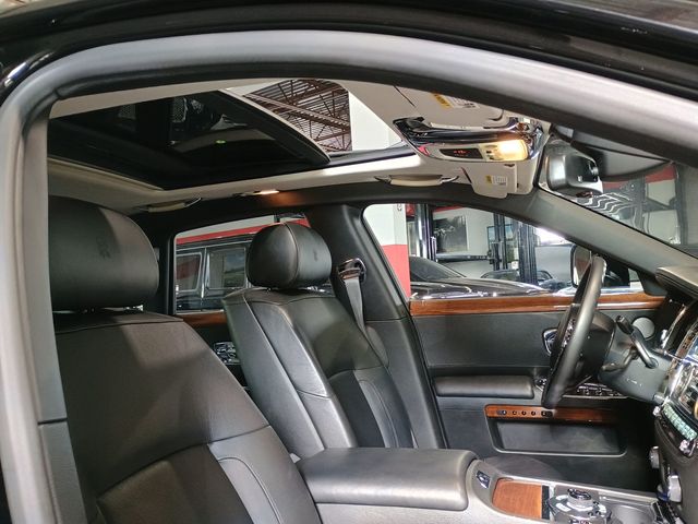 2010 Rolls-Royce Ghost 4dr Sedan Clean Carfax Florida Car - 23043053 - 33