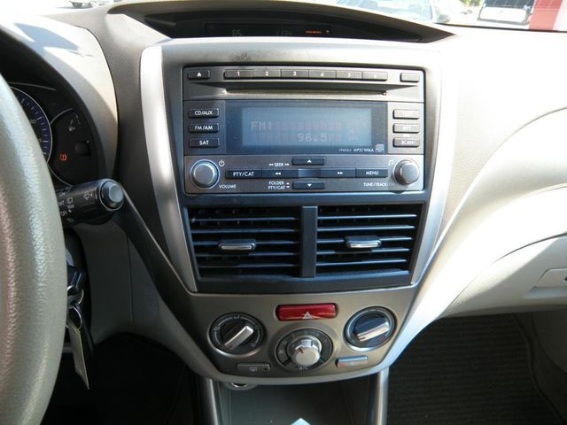 2010 Subaru Forester 2.5X Premium - 22828023 - 10