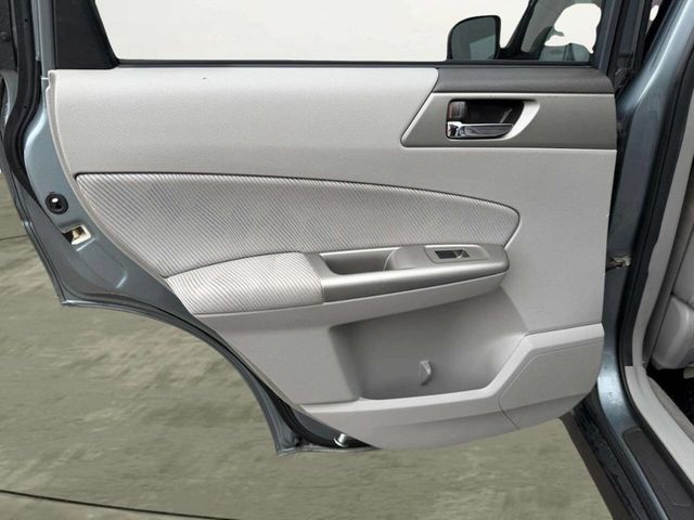 2010 Subaru Forester 2.5X Premium AWD 4dr Wagon 4A - 22965139 - 19