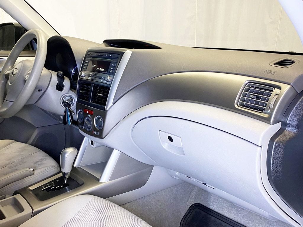 2010 Subaru Forester 2.5X photo 28