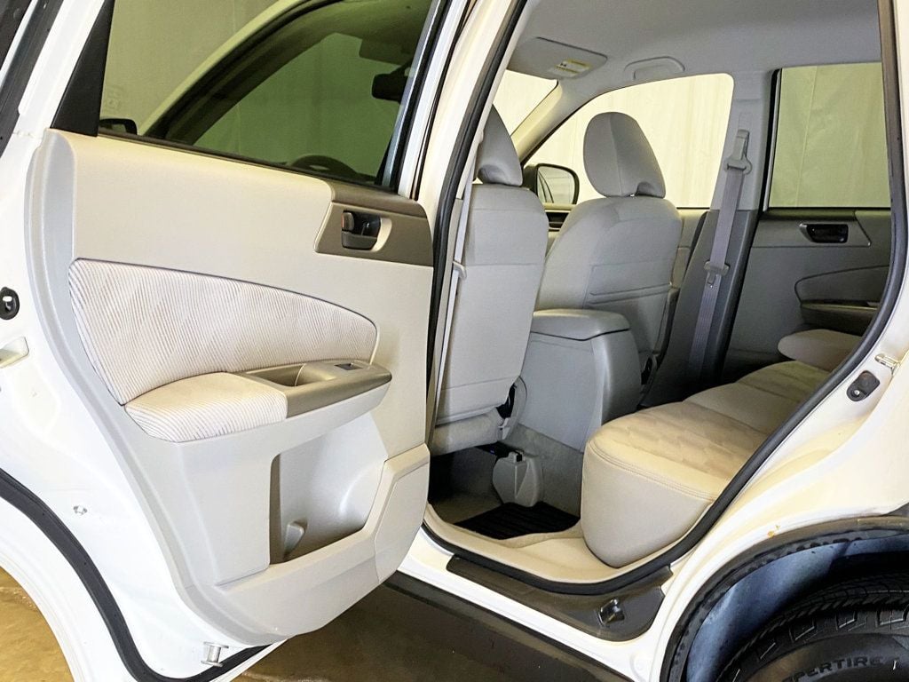 2010 Subaru Forester 2.5X photo 32
