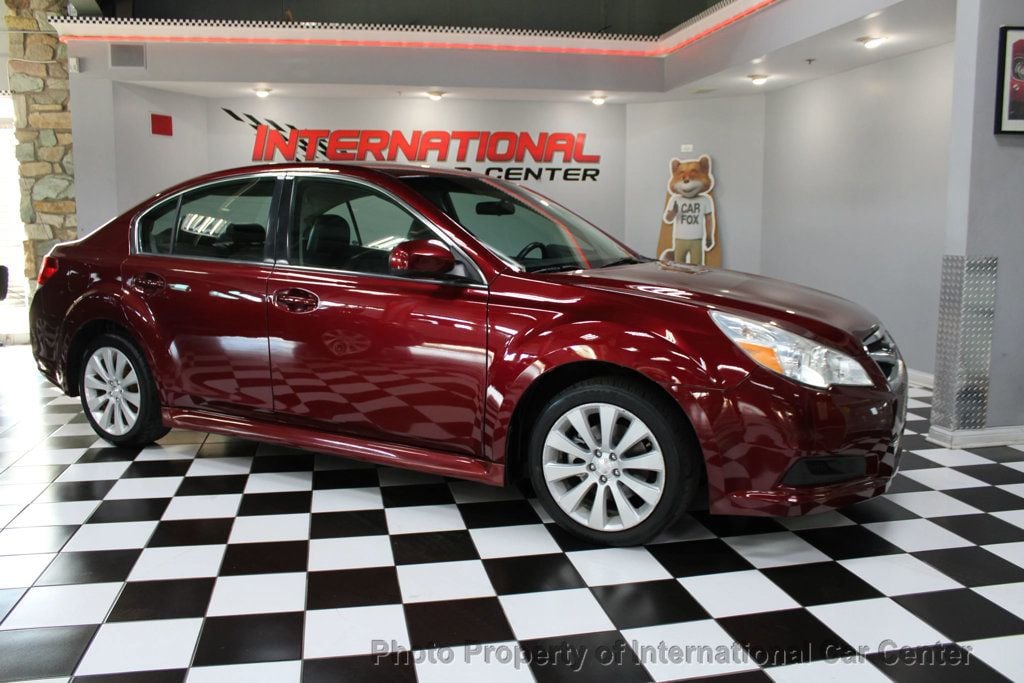 2010 Subaru Legacy 2.5i Limited photo 2