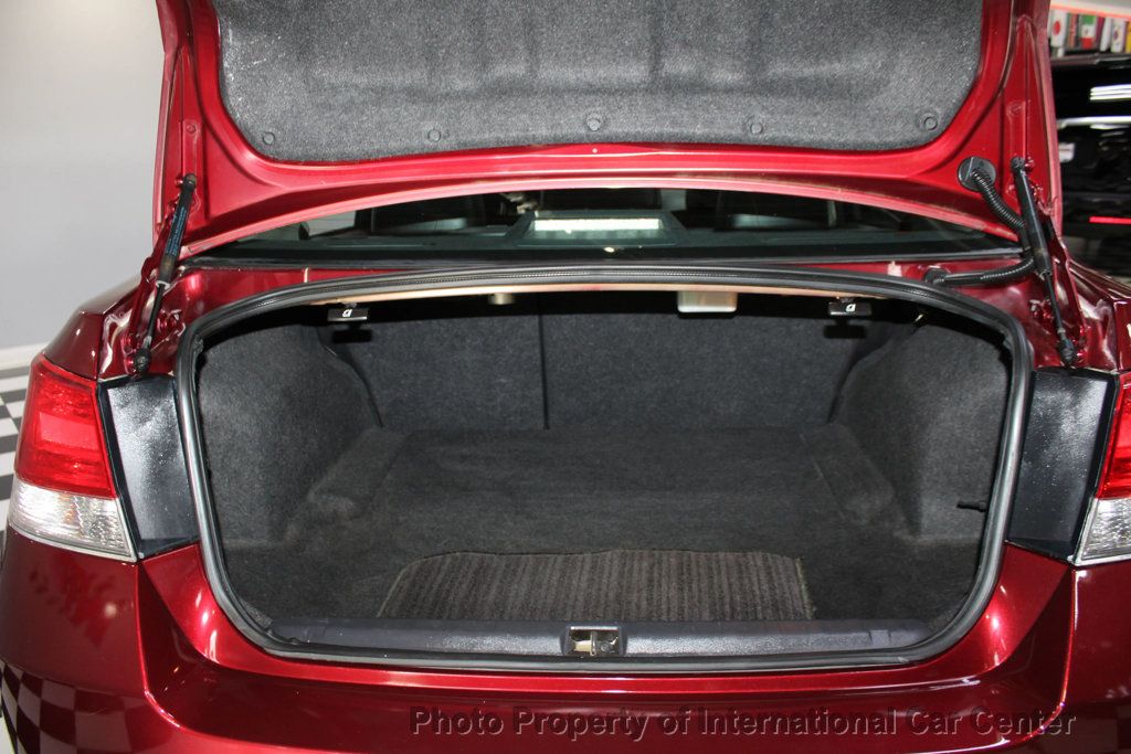 2010 Subaru Legacy 4dr Sedan H4 Automatic 2.5i Limited - 22929132 - 22