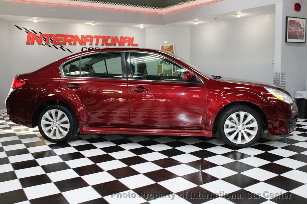 2010 Subaru Legacy 2.5i Limited photo 3