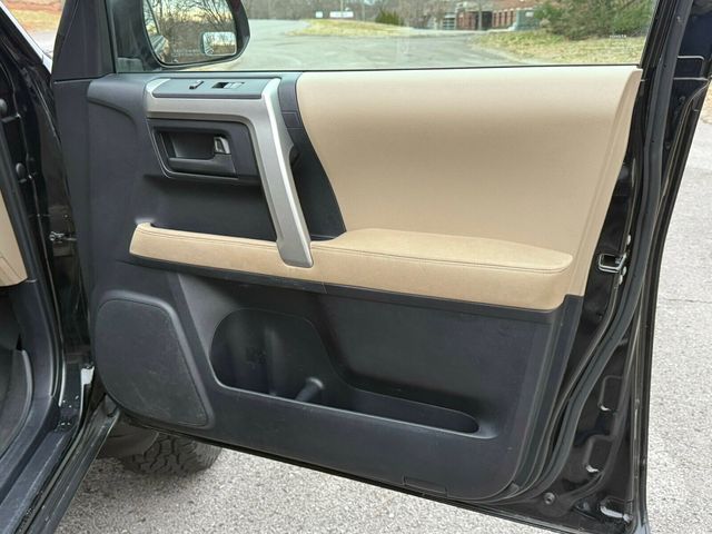 2010 Toyota 4Runner Remote Start, Leather, Apple CarPlay, Front Runner Rack, Ladder - 22986525 - 19