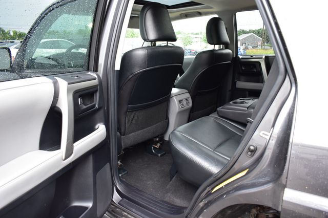 2010 Toyota 4Runner SR5 - 23049564 - 22