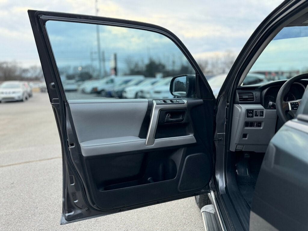 2010 Toyota 4Runner SR5  -  4 BRAND NEW TIRES - 22983558 - 10