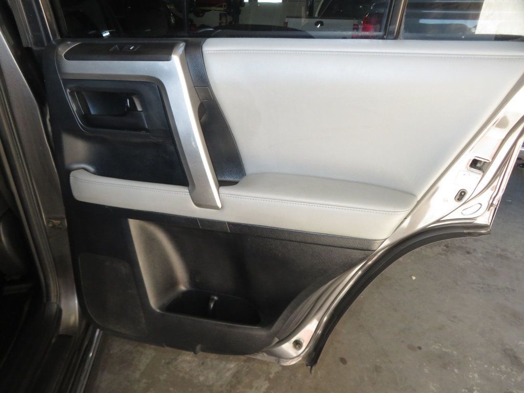 2010 Toyota 4Runner TOYOTA 4RUNNER 4X4 EXTRA CLEAN 2OWNER SR5  4X4  - 22975969 - 24