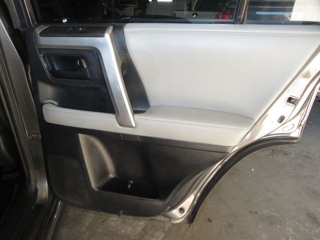 2010 Toyota 4Runner TOYOTA 4RUNNER 4X4 EXTRA CLEAN 2OWNER SR5  4X4  - 22975969 - 24